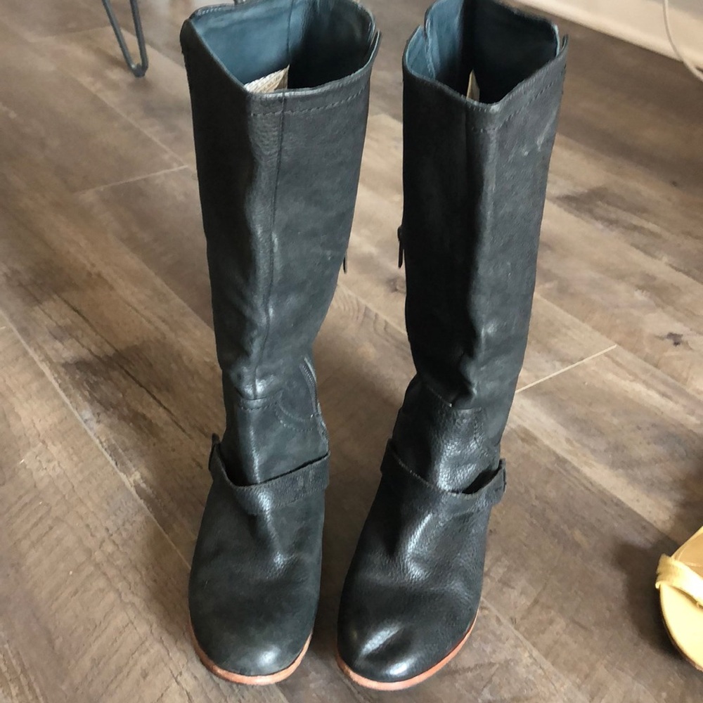 UGG leather riding boots size 8